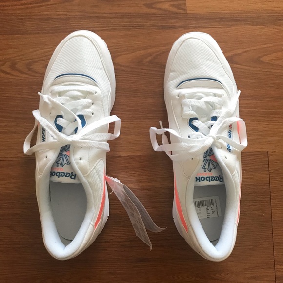 Final Sale ❤️ Reebok Classic Nylon TXT Sneaker - Picture 8 of 8